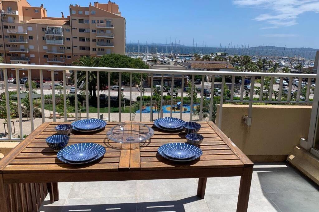 L'Effet Mer, Duplex Sur Le Port Avec Ses 2 Terrasses Vue Mer Hyeres Ngoại thất bức ảnh